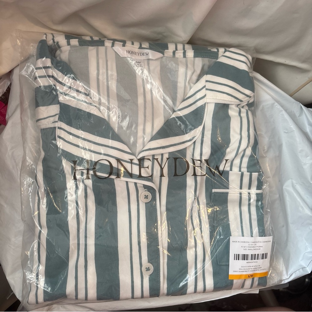 NWT Honey Dew Quiet Night long sleeve and pant pajamas. Green and cream.